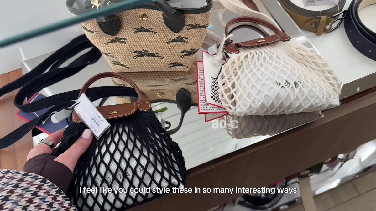 Black and white Longchamp net bags with contrasting handles and an €80 video price caption.